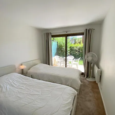 Apartment Le Chateau De La Pinede - Debut Cap D'antibes - Garden Flat, Swimming Pool, Tennis *