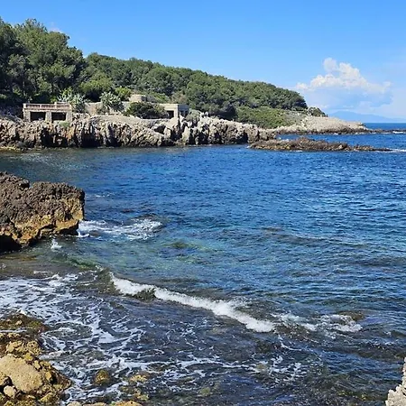 Le Chateau De La Pinede - Debut Cap D'antibes - Garden Flat, Swimming Pool, Tennis Apartment